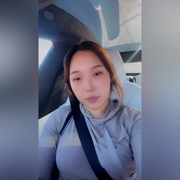 Meet your Posher, S.ellie - Picture 1 of 1